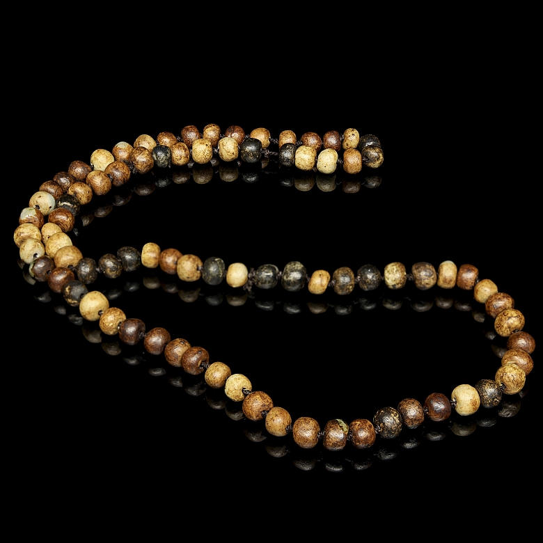 ‘Mala’ necklace with stone beads, Qing dynasty