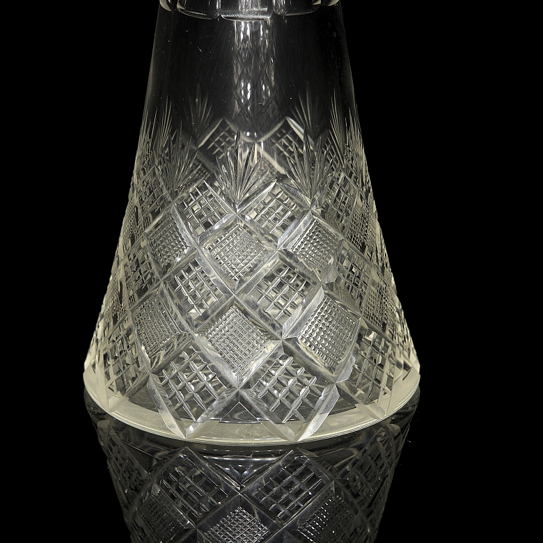 Pair of carved glass jugs, 19th century - 4