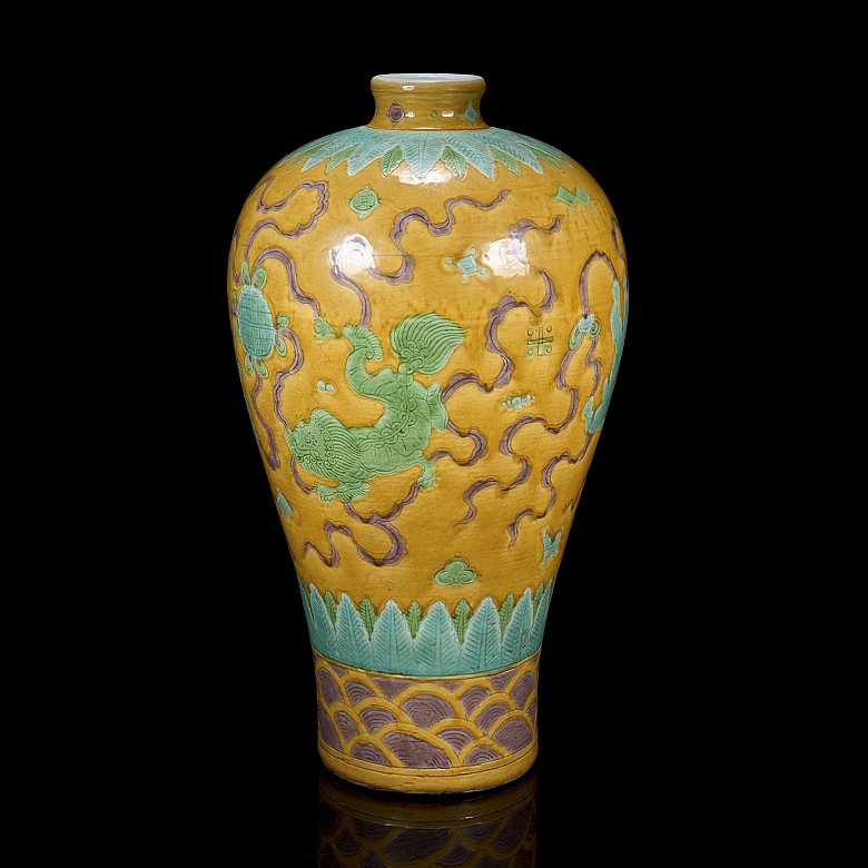 Meiping glazed ceramic vase 