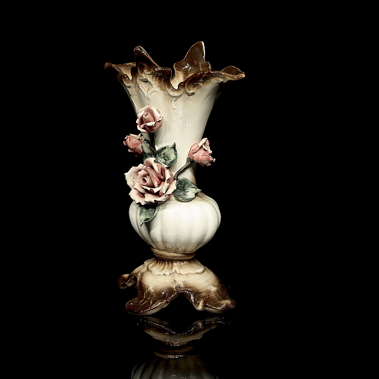 Capodimonte porcelain ‘Vase with appliqué’, 20th century - 6