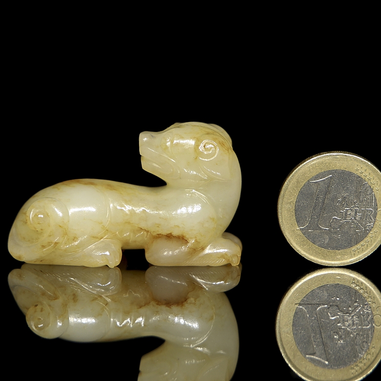 Carved jade figure “Dog,” Qing dynasty - 6