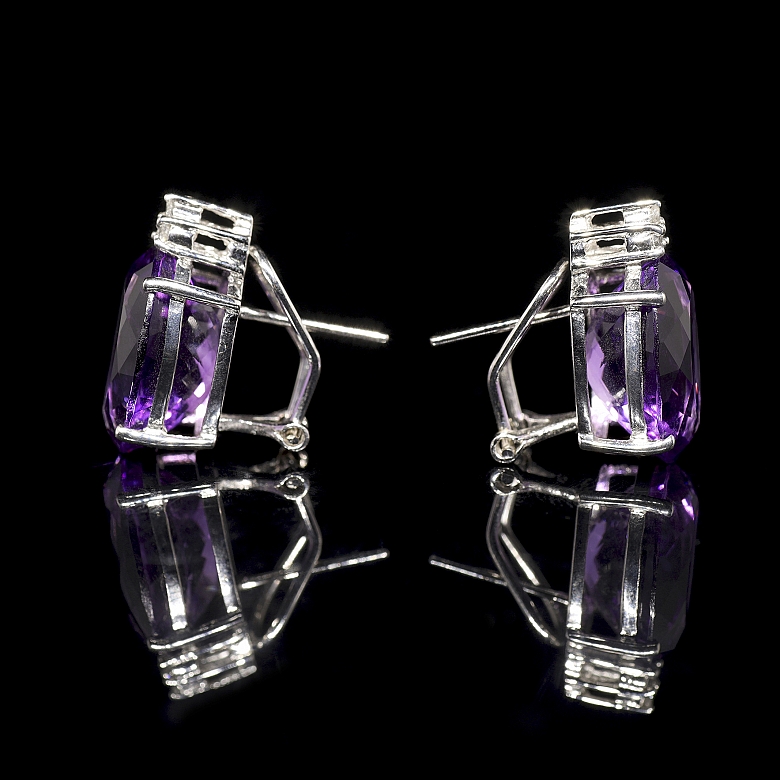 Pendientes en oro blanco de 18k con amatistas y diamantes