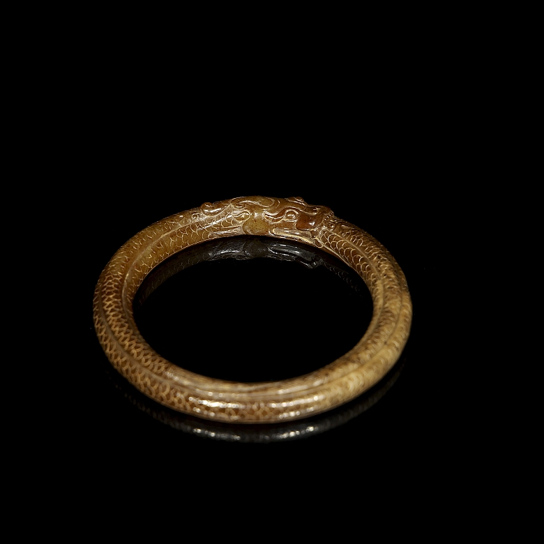 Brazalete de jade amarillo
