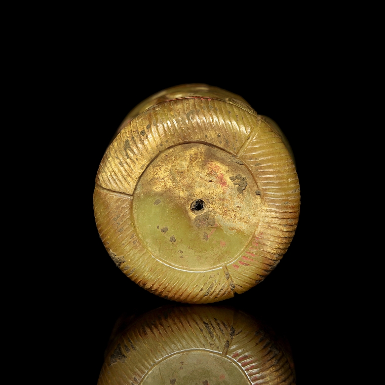 Figura de jade amarillo 