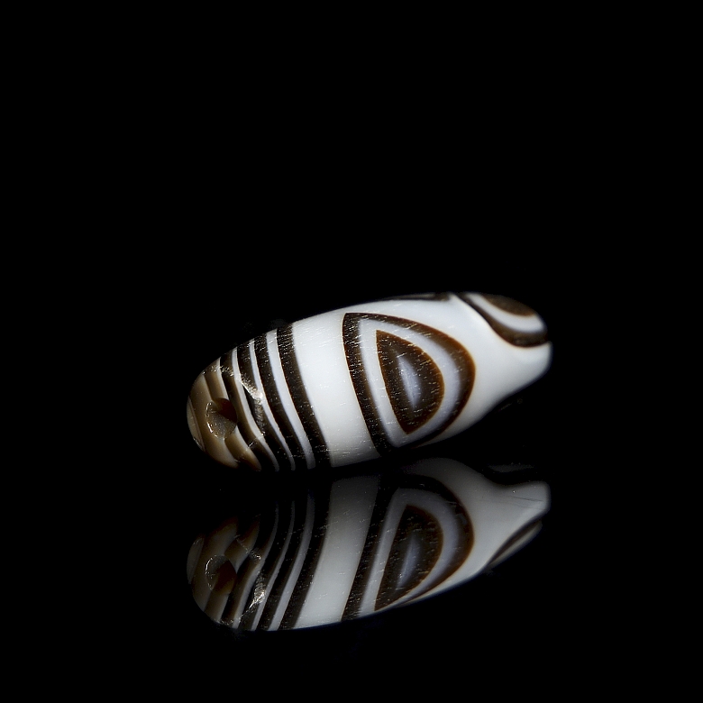 Agate Dzi Pendant ‘Eye of Vajra’, Liao Dynasty - 1