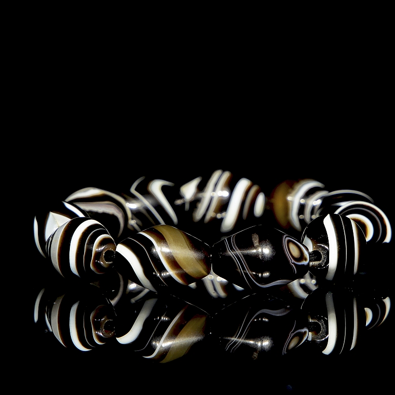 Pulsera de once cuentas de ágata, dinastía Liao
