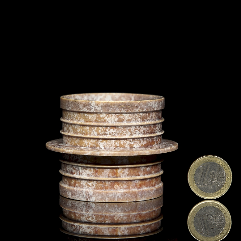 Ornamento de jade tallado, cultura Liangzhu