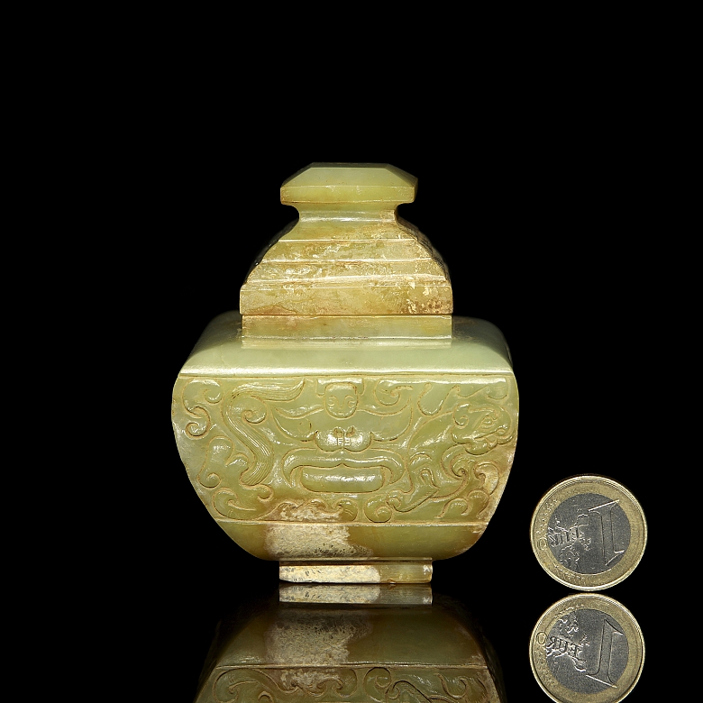 Recipiente con tapa de jade amarillo