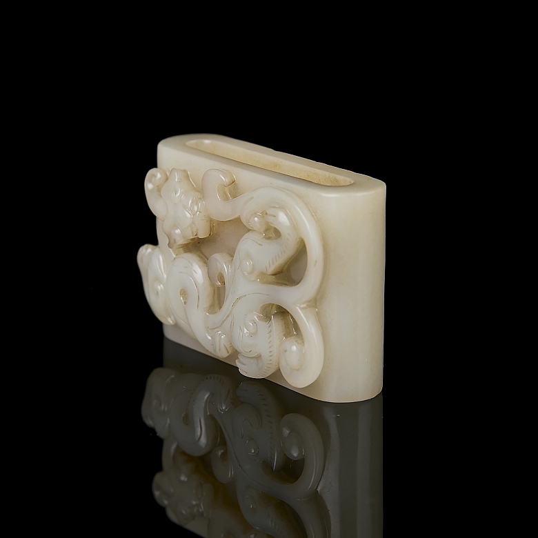 Carved Hetian jade buckle ‘Dragon’, Qing dynasty