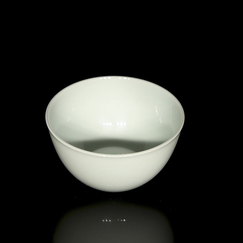 White porcelain bowl, with Kangxi mark - 3