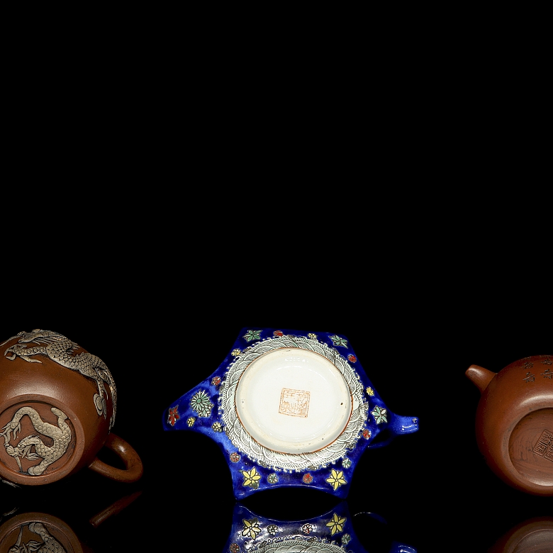 Conjunto de teteras de barro y porcelana, Asia, s.XX - 5