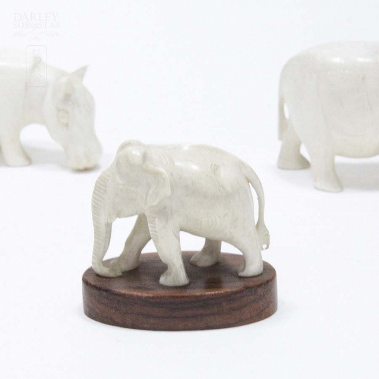 9 figuras de marfil - 4