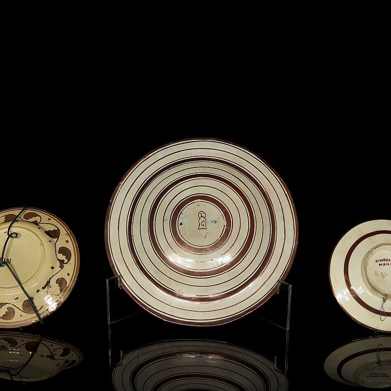 三件陶瓷盘《金属反射》，20世纪