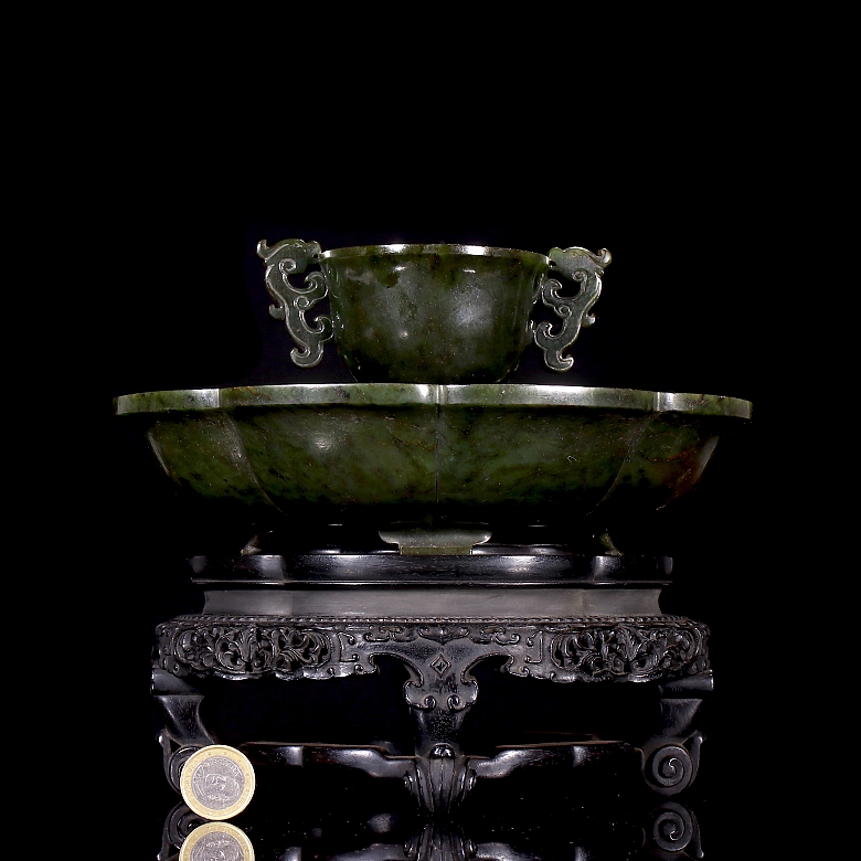 Conjunto de taza y plato de jade espinaca 