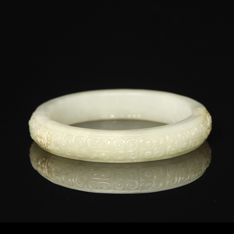 Esclava de jade tallado