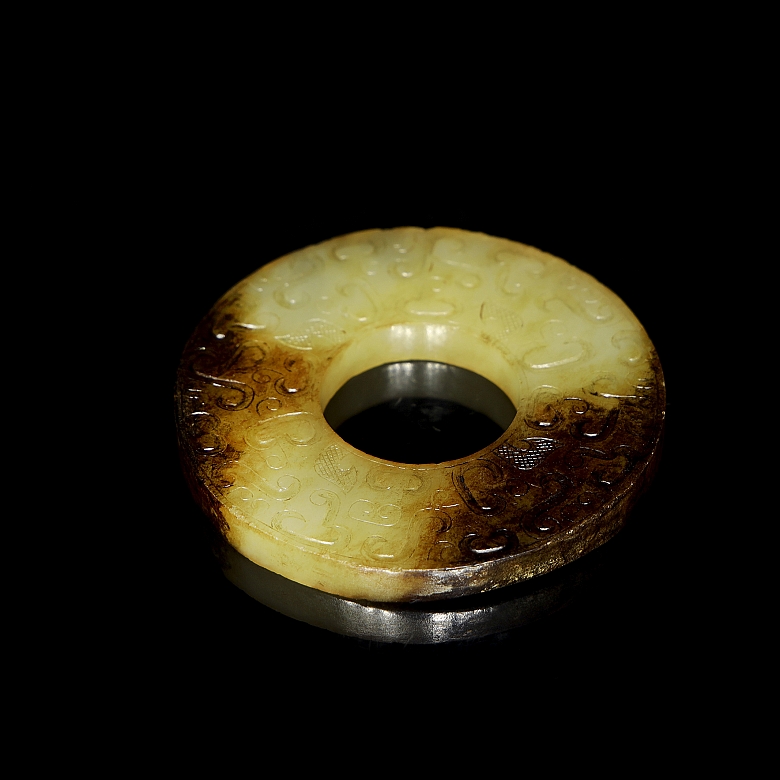 Yellow jade disc ‘Bi’, Eastern Zhou dynasty