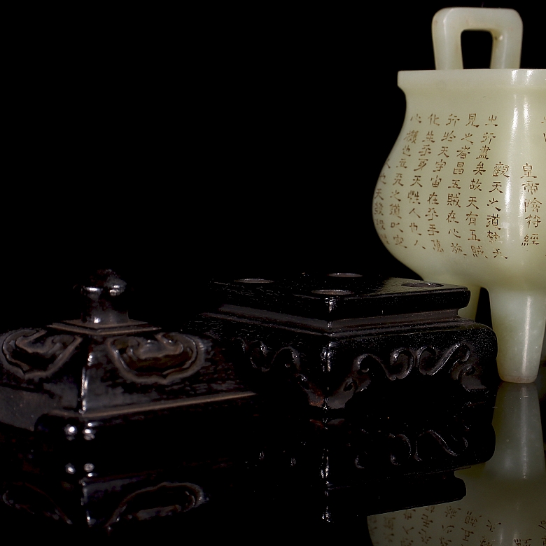 Hetian jade and wood incense burner, ‘Poem,’ Qing dynasty