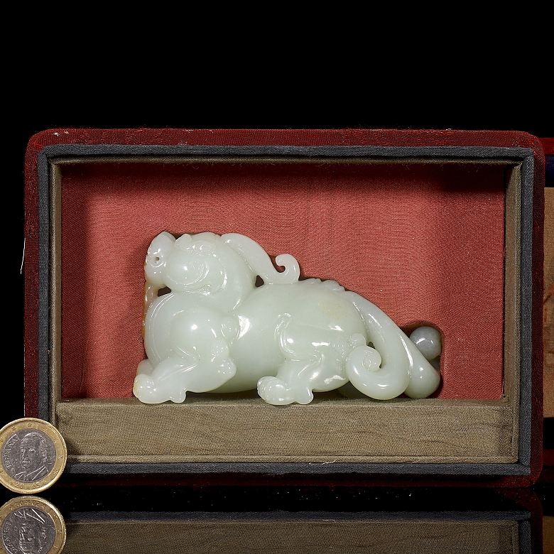 Hetian white jade sculpture ‘Mythical Beast’, Qing dynasty