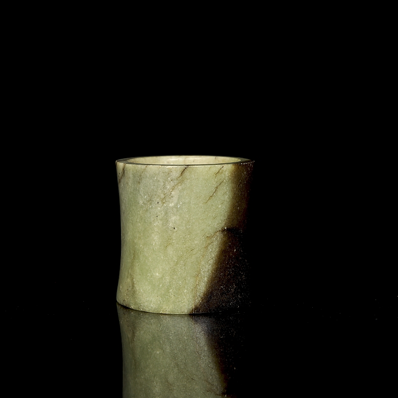 Carved jade ornament, Qijia culture - 1