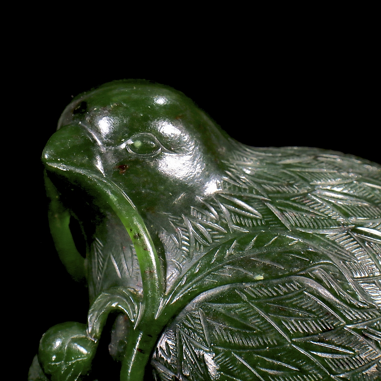 Figura de jade verde espinaca