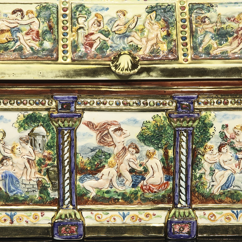 Capodimonte “Porcelain chest,” 20th century