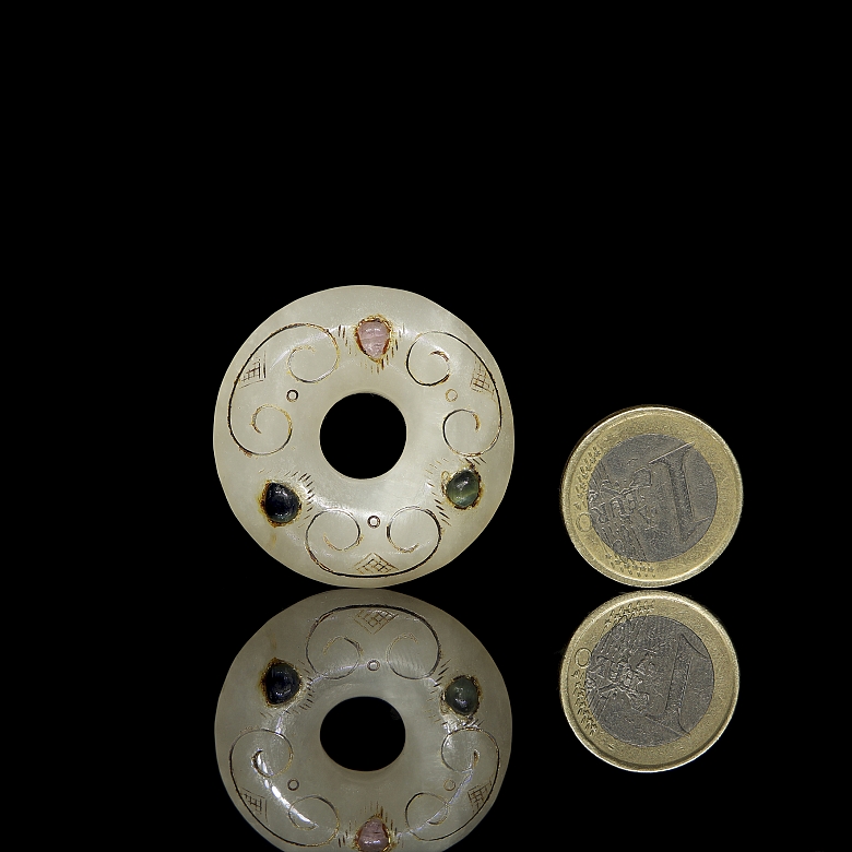 Colgante de jade de Hetian con oro, plata y turmalina, dinastía Tang