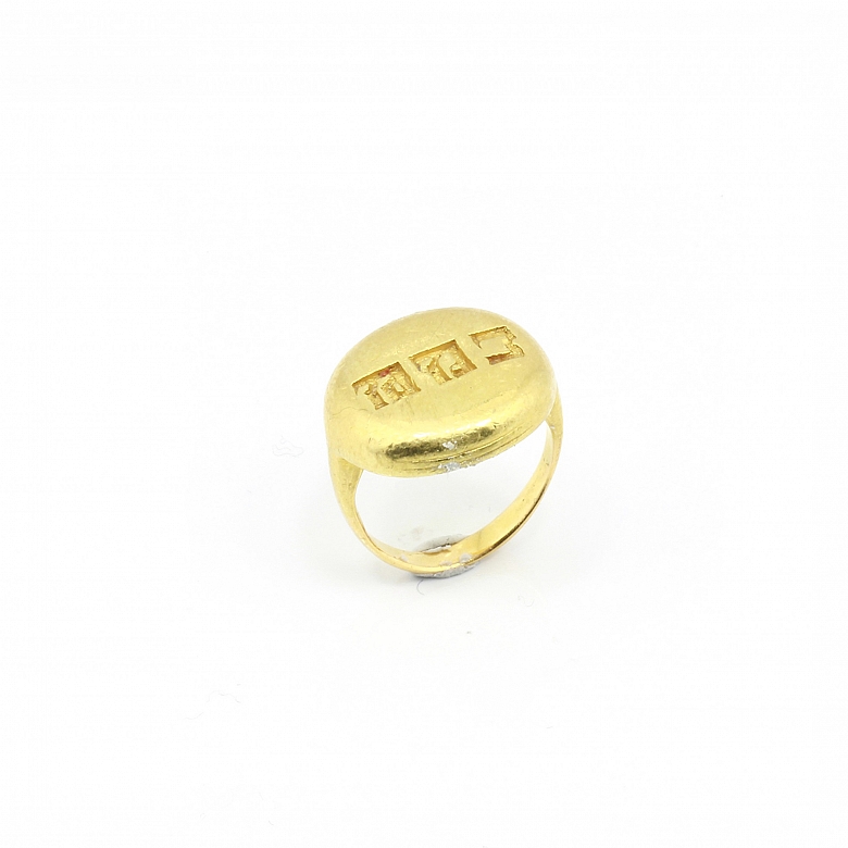 Anillo, tipo sello, de oro de 22k