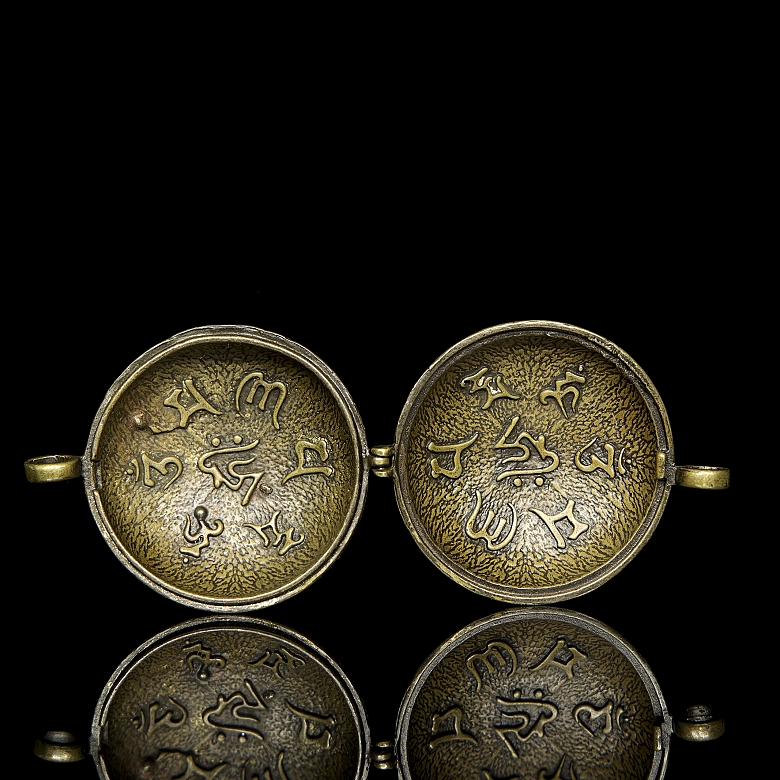 Pequeña caja de bronce, Tíbet, s.XIX-XX