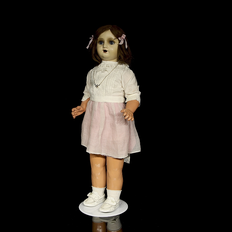 Muñeca andadora mecánica, Florido, España, c. 1920-1922