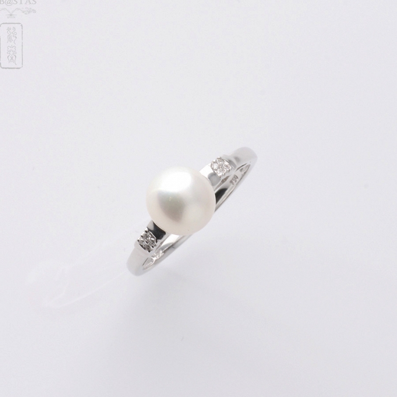 18k白金镶钻石配圆白珍珠戒指 - 3