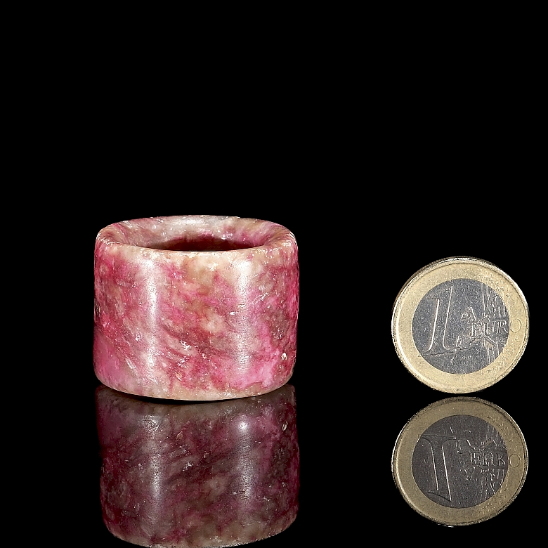 Red jade archer's ring, Qing dynasty