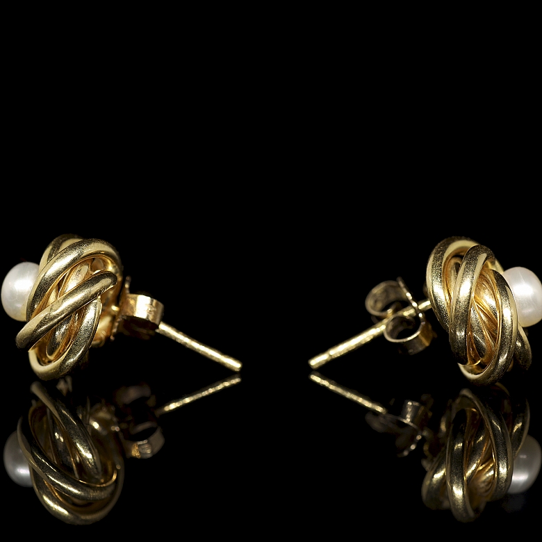 Pendientes de oro amarillo de 18 kt con perlas