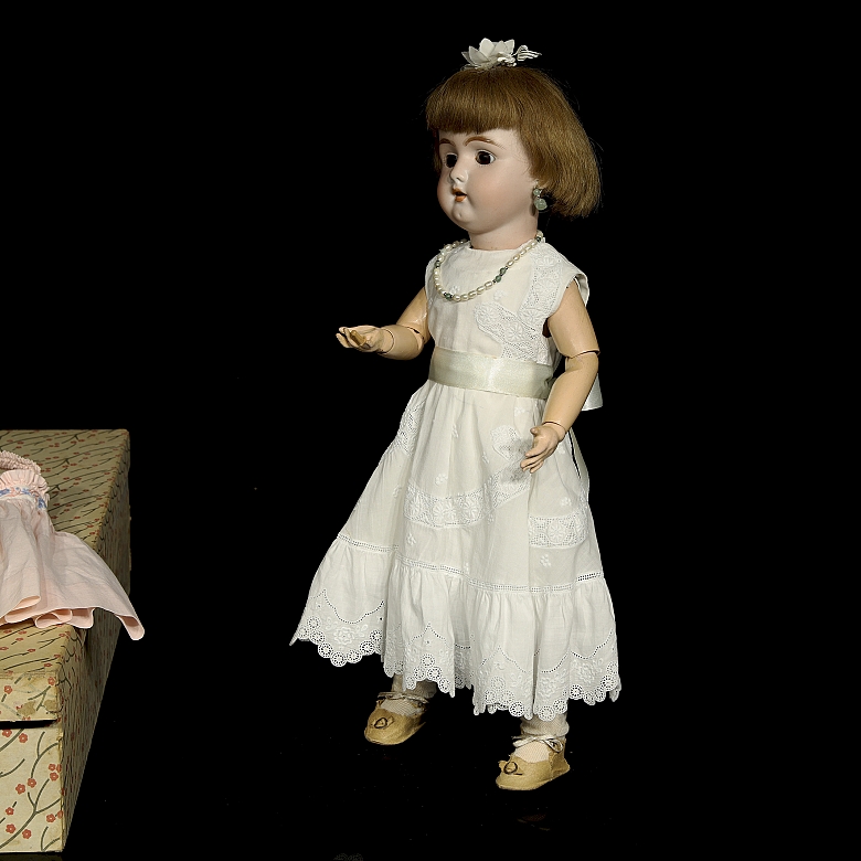 Muñeca de porcelana de Lehmann y Cía., España, c. 1910-1920