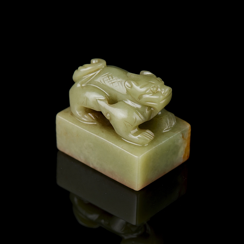 Yellow jade seal ‘Beast’, Qing dynasty