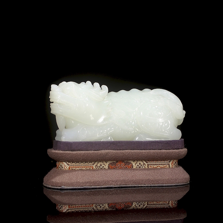 White jade figure of Hetian “Qilin,” Qing dynasty