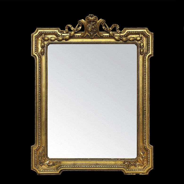 Espejo con marco de madera dorada, s.XX