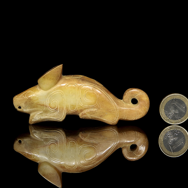 Carved jade figure ‘Mythical beast’, Zhou dynasty