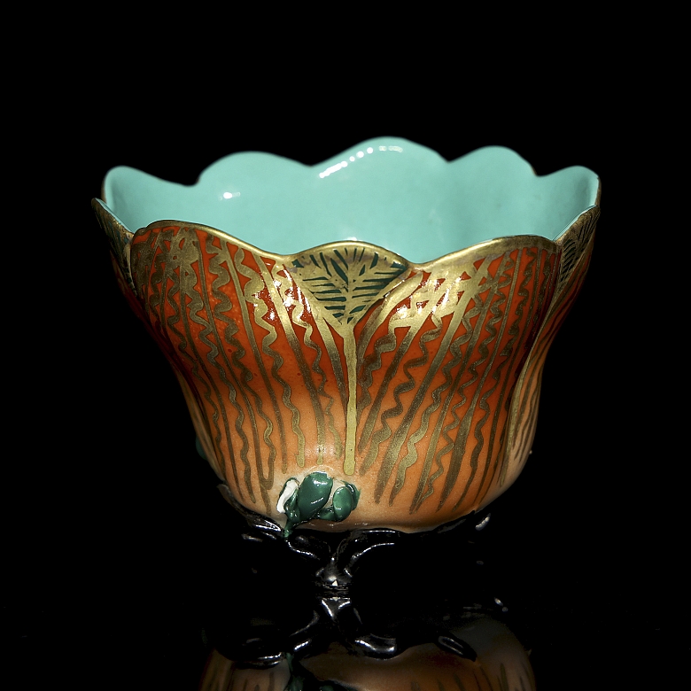 Enamelled porcelain cup ‘Flower’, with Yongzheng seal - 2