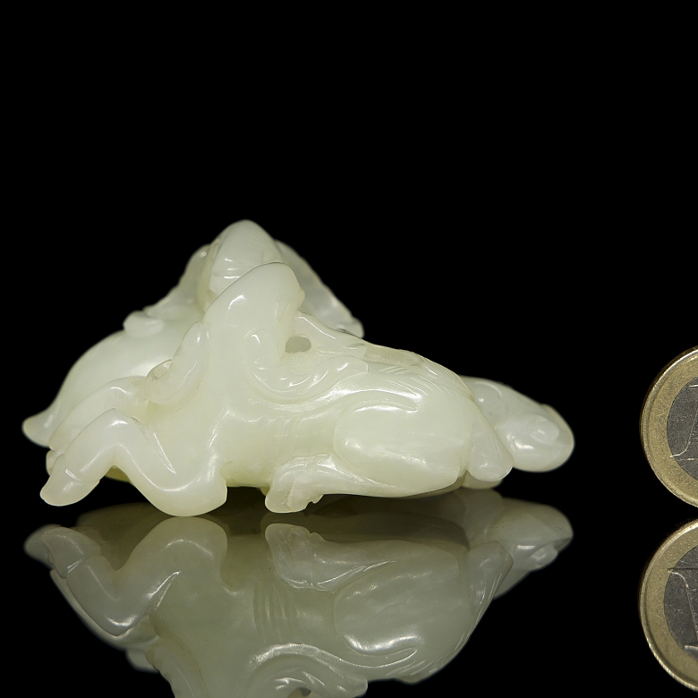 White jade figure ‘Rams’, Qing dynasty