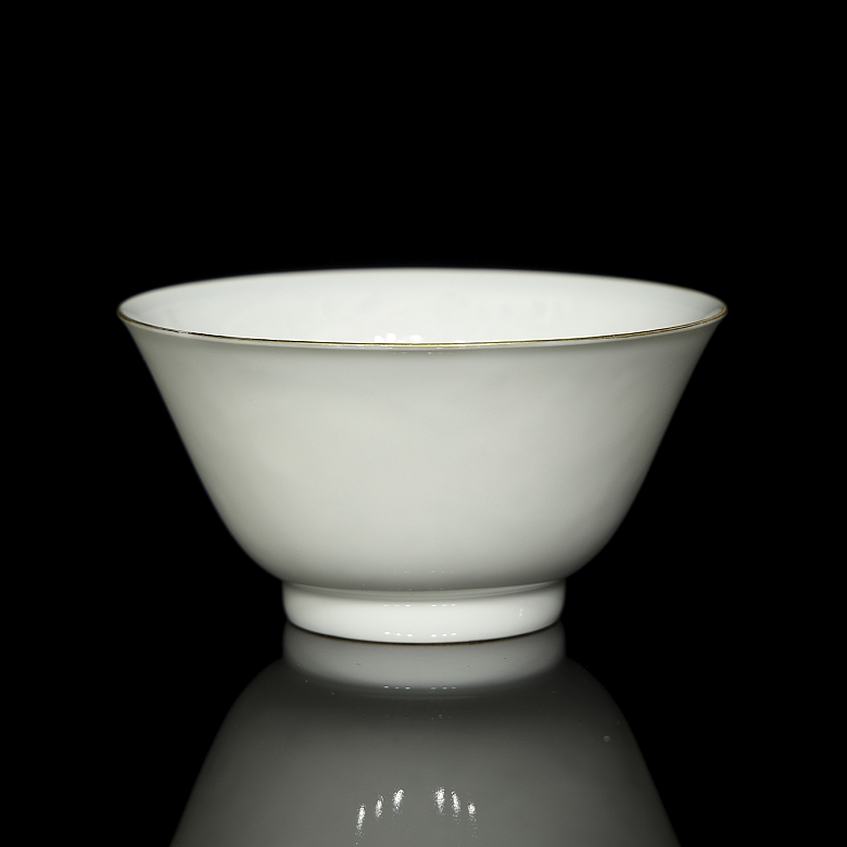 Taza de porcelana blanca 