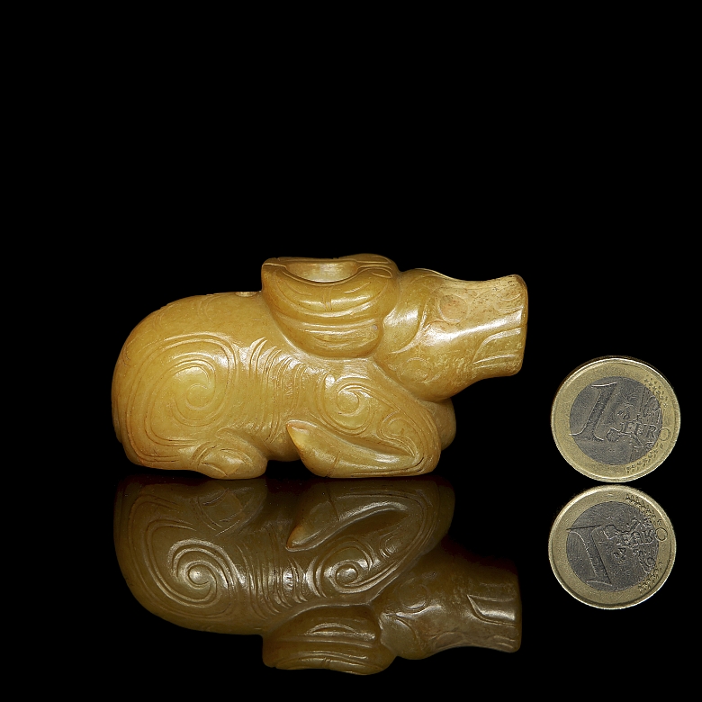 Figura de jade amarillo 