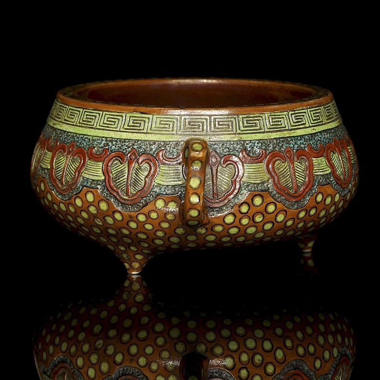 Polychrome ceramic incense burner, ‘Leaves,’ with Qianlong seal