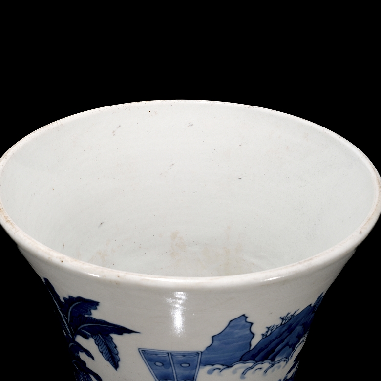 Pair of Gu vases, ‘Scenes and Flowers’, Qing dynasty