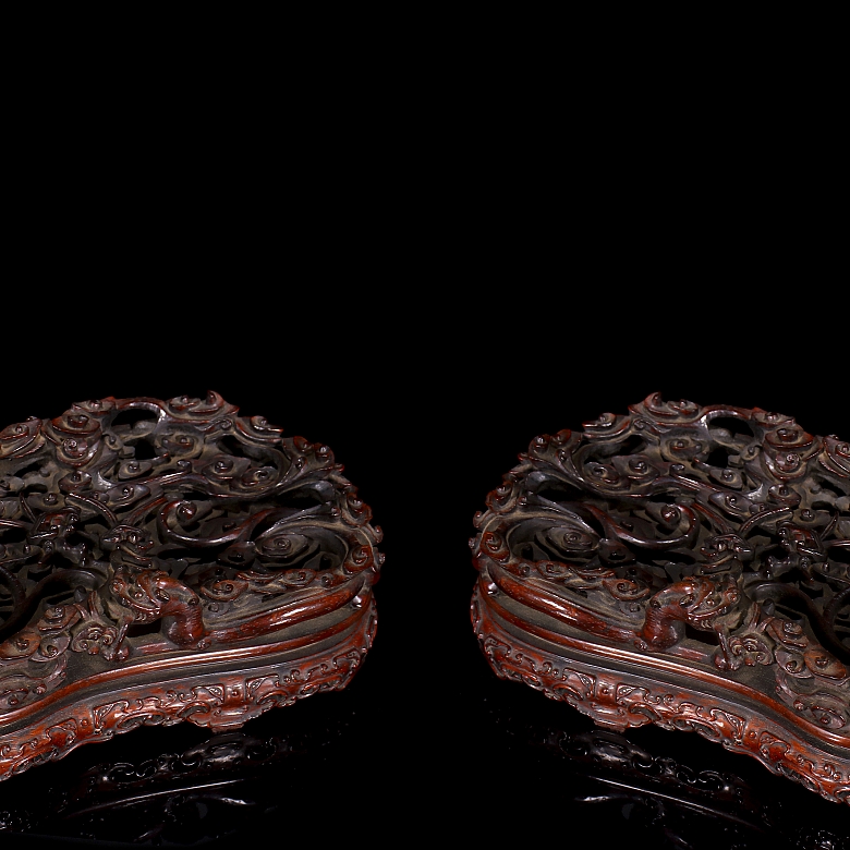 Pareja de figuras de jade verde espinaca 