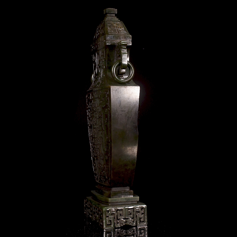 Large spinach green jade vase ‘Archaic Dragon’, Qing dynasty