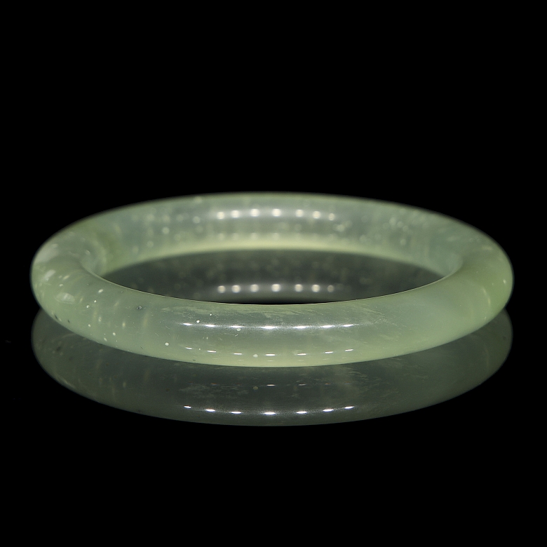 Esclava de jade verde translúcido, s.XX