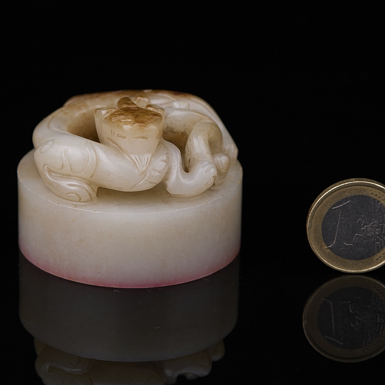Circular seal made of white jade, ‘Coiled Dragon,’ Qing dynasty