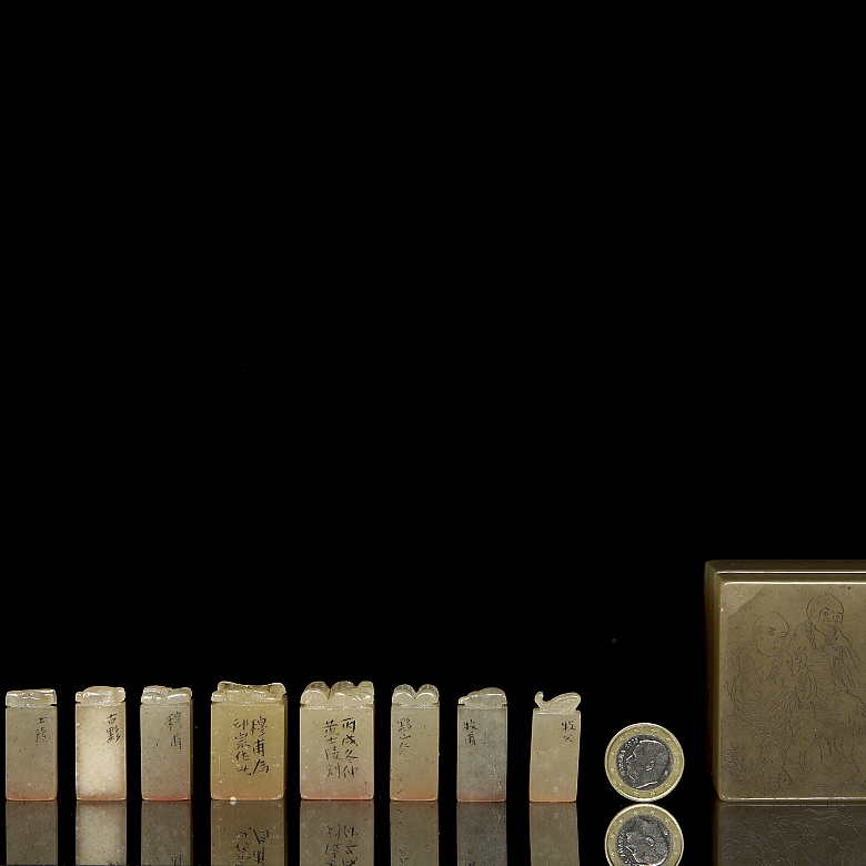 Juego de nueve sellos con caja de jade, dinastía Qing