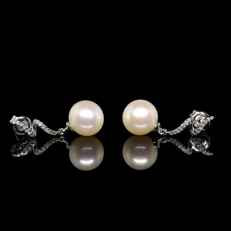 Pendientes perlas en oro blanco de 18 kt y diamantes