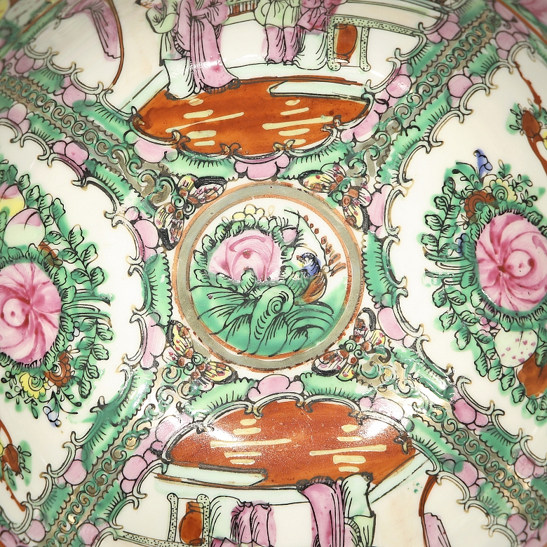 Glazed porcelain bowl, “Courtly Scenes,” Canton, 20th century